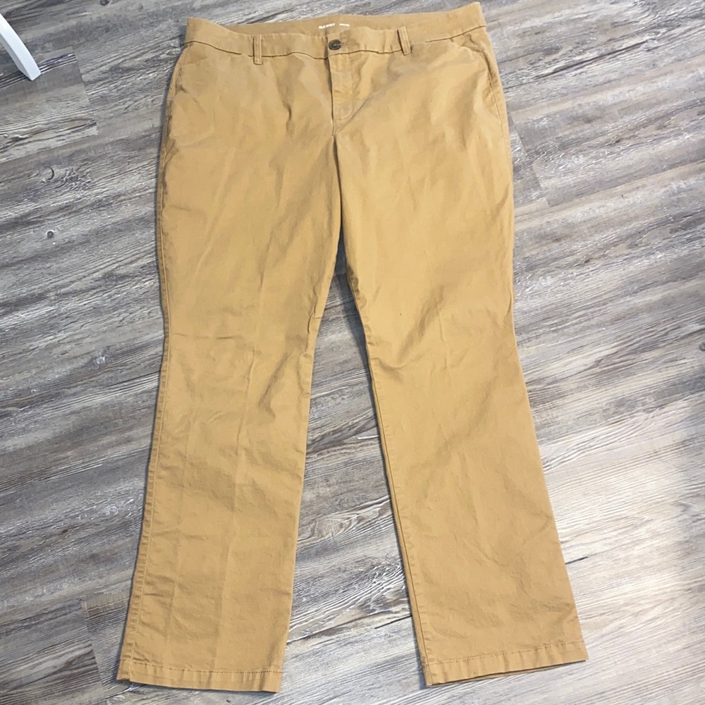 NWOT OLD NAVY Khaki Boot-Cut Casual Pants 16